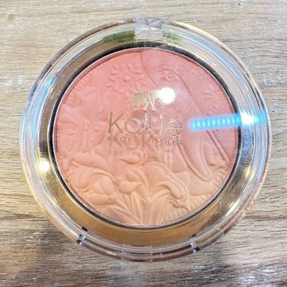 Neutrogena UVA/ UVB SPF 30 Tinted Face Sunscreen and Kokie Blush Bundle